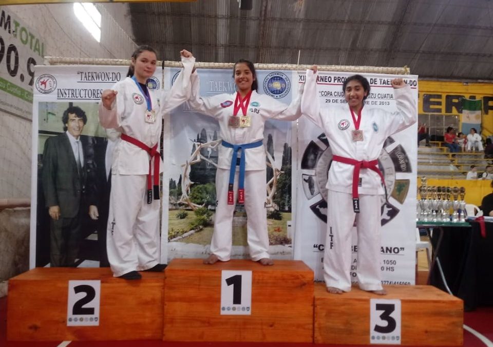 ALUMNOS DE ESCUELA MUNICIPAL DE TAEKWONDO EN EL XVIII TORNEO ANUAL COPA CIUDAD DE CURUZÚ CUATIÁ