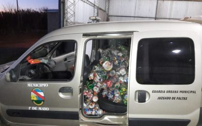 SE REALIZÓ LA ENTREGA DE UNA PARTIDA DE BOTELLAS DE AMOR O ECOBOTELLAS A LA COMUNA DE ARROYO BARU PARA SU RECICLADO