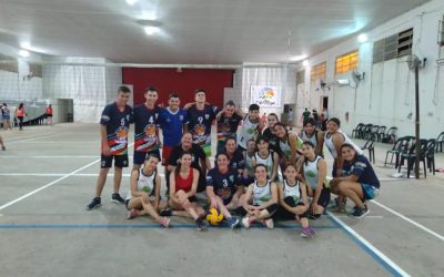 ENCUENTRO AMISTOSO DE VOLEY EN EL SUM DE 1º DE MAYO