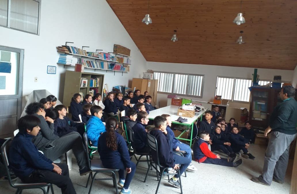 SE REALIZÓ CHARLA SOBRE GESTIÓN DE RESIDUOS SÓLIDOS DOMICILIARIOS A ESTUDIANTES DEL 2º CICLO DE ESCUELA PRIMARIA