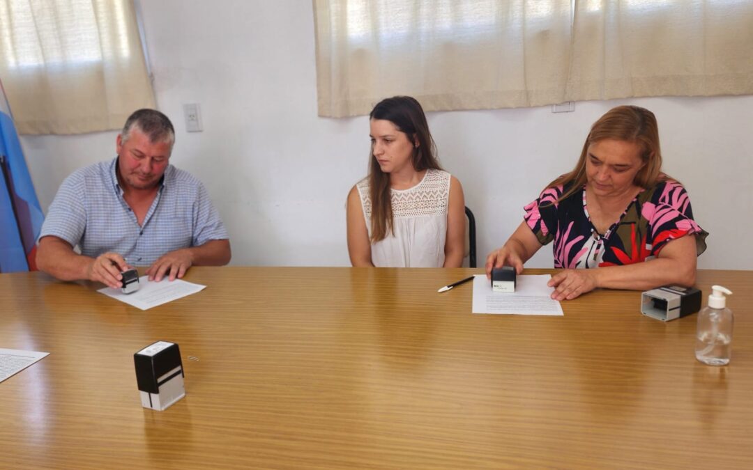 FIRMA DE CONVENIO PARA PRÁCTICAS PROFESIONALIZANTES EDUCATIVAS CON ESCUELA NORMAL SUPERIOR DE VILLA ELISA DR. LUÍS CÉSAR INGOLD.